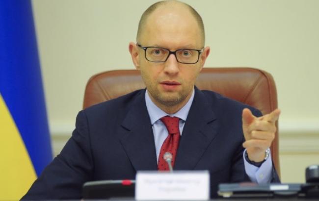 Яценюк поручил провести срочные совещания с автоперевозчиками