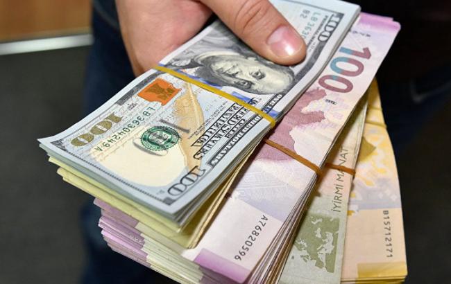 Курс доллара на межбанке 27 апреля понизился до 26,56 гривен