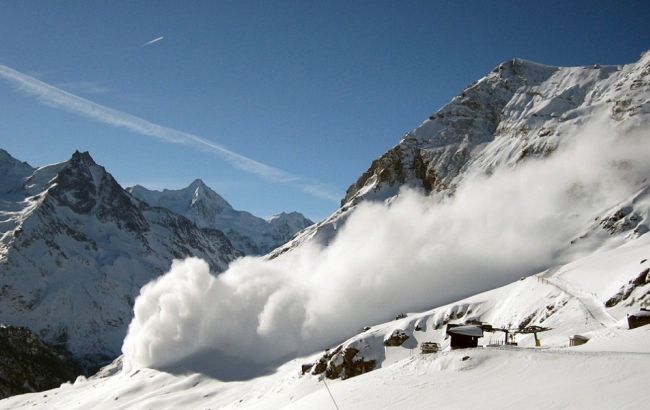 ГСЧС предупреждает о повышенной лавинной опасности в высокогорье Карпат 3-4 декабря