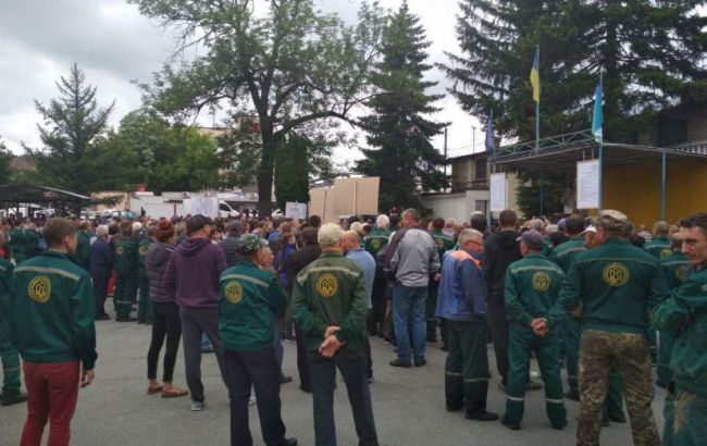 В Хмельницкой области активисты выступили в защиту Понинковской фабрики