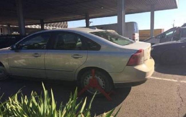Прикордонники виявили іноземця та авто, що розшукувались Інтерполом