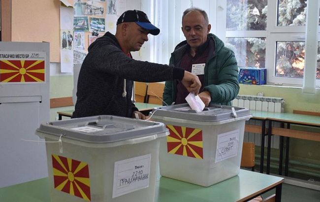 В Северной Македонии завершился первый тур выборов президента