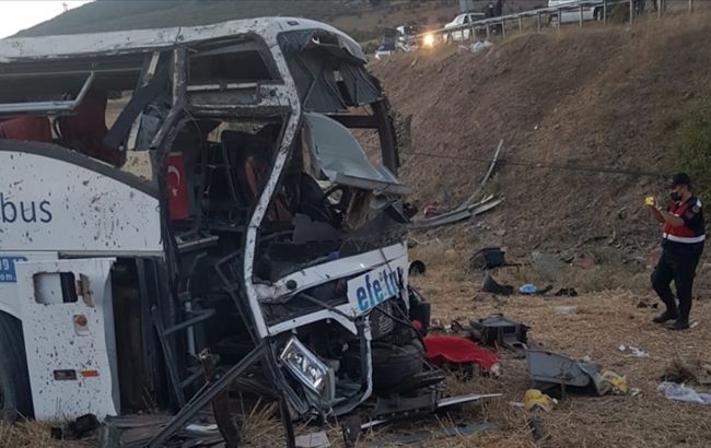 У Туреччині сталася масштабна ДТП з автобусом, загинули 15 людей