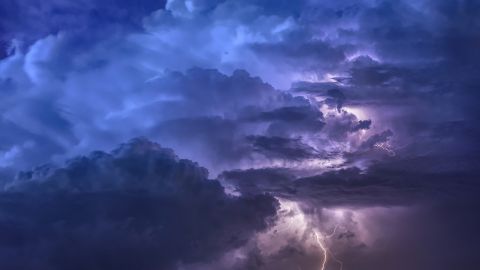 Шквали з грозами та спека до +41: погода в липні здивує українців