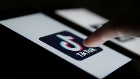 Нідерландським чиновникам заборонили використовувати TikTok на робочих телефонах