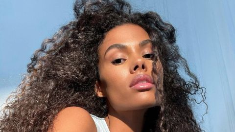 Молодая жена Венсана Касселя прилетела в Киев: модель показала фото из столицы