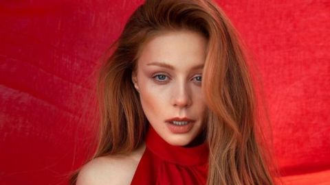 "Красива до непристойності!" Тіна Кароль заворожила фото з глибоким декольте