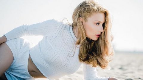 "Які ноги і стегна!" Тіна Кароль оголилася на камеру, викликавши фурор