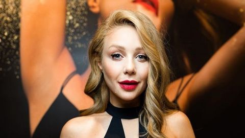 Костюм пряника и платье с LED подсветкой: Тина Кароль поразила сказочными перевоплощениями