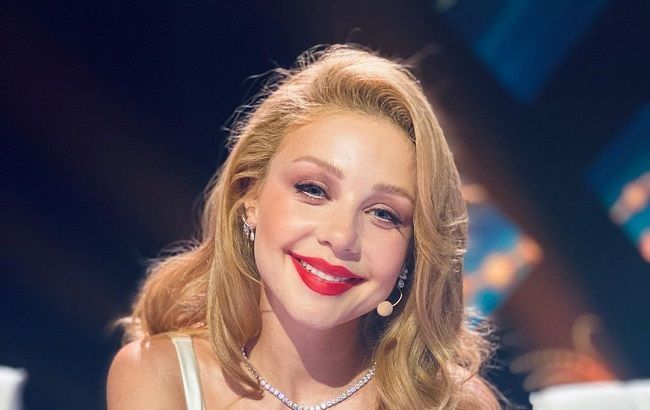 Святковий сімейний дует: Тіна Кароль з сином показала, як готується до Великодня