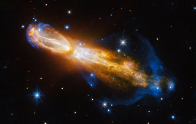 Телескоп "Хаббл" сфотографировал разорванную на части звезду