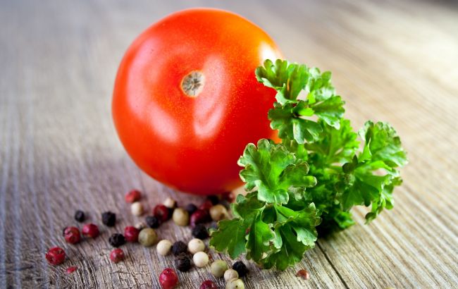 Петрушка може зруйнувати ваше здоров'я: кому не можна їсти цю зелень