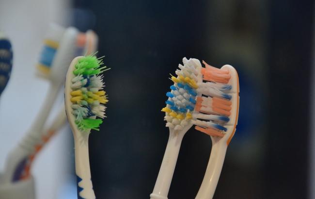 Комаровський розповів, як навчити дитину чистити зуби