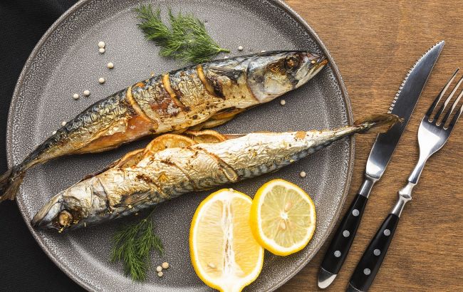 Скумбрия будет сухой, если сделать так: главная ошибка при запекании