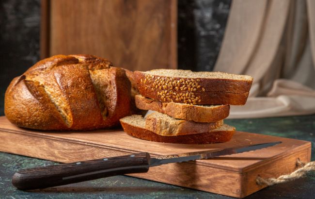 Буде довго м'яким і ароматним: де найкраще зберігати хліб вдома
