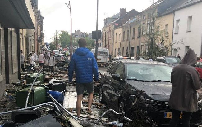 По Европе пронесся разрушительный торнадо: шокирующие фото и видео