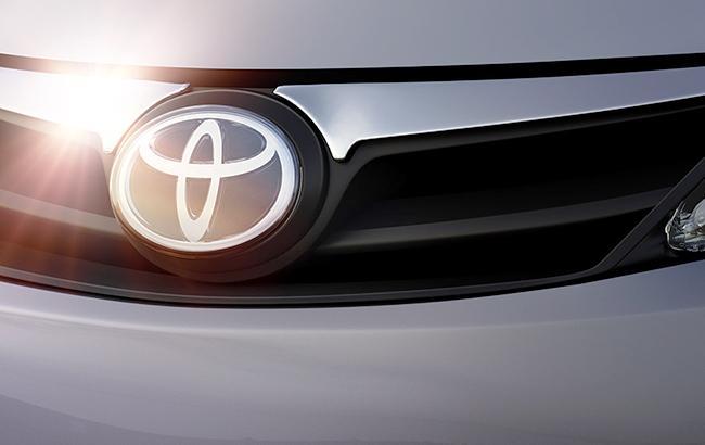 Toyota відкликає 2,4 млн гібридних автомобілів