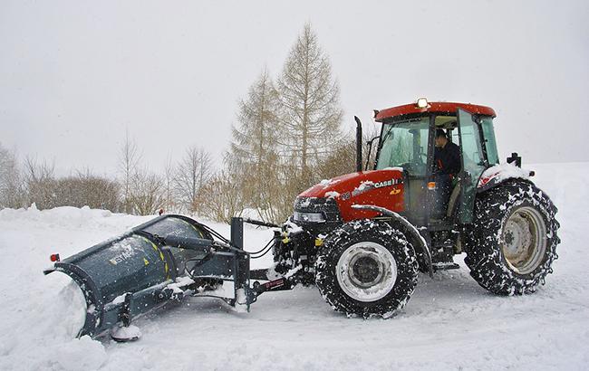 Снігопади в Україні: рух транспорту на автодорогах забезпечено