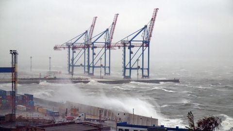 На південь України насувається шторм. У шести портах обмежили роботу