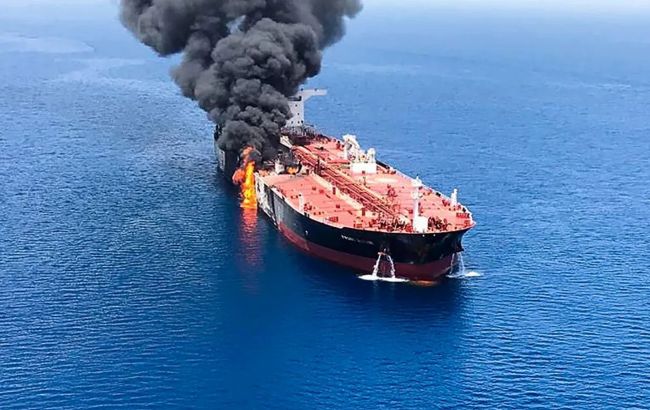 Хуситы атаковали танкер, перевозивший российскую нефть, - Bloomberg