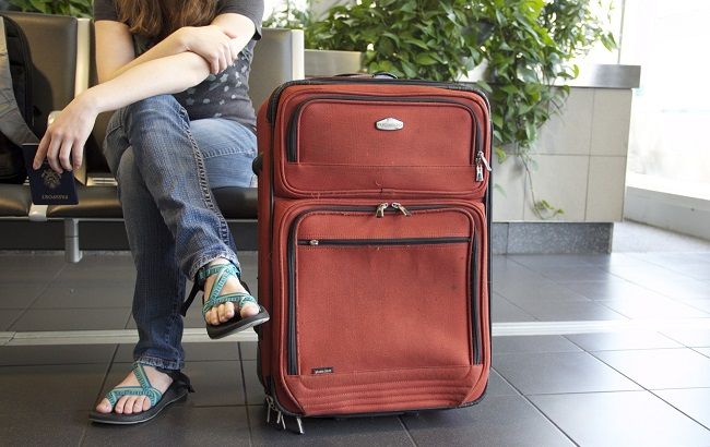 Застрягли в аеропорту "Бориспіль": сотні українців з дітьми не можуть полетіти на відпочинок