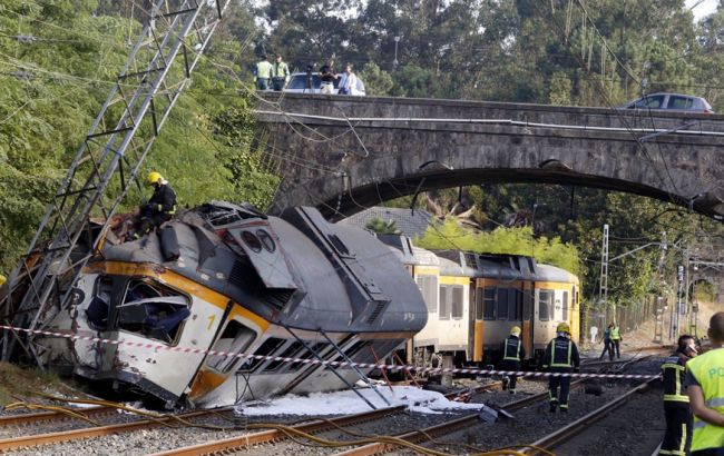 В результате аварии поезда в Испании погибли 4 человека