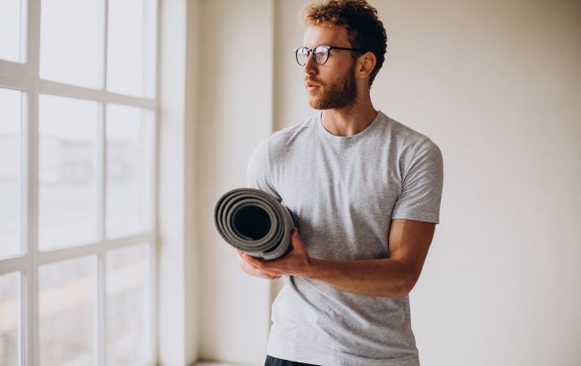 Новый фитнес-тренд, сжигающий жир без спортзала и тяжелых упражнений: как это работает