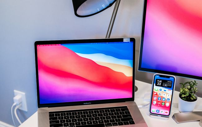 Для чого потрібна лампа для монітора та як правильно її вибрати