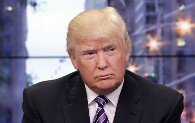 Конгресс США потребовал от ФБР предоставить записи со встреч Коми с Трампом