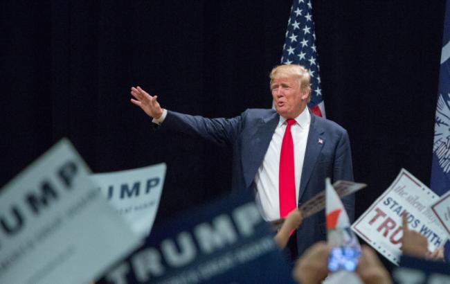 В США учителя отстранили от занятий из-за сравнения Трампа с Гитлером