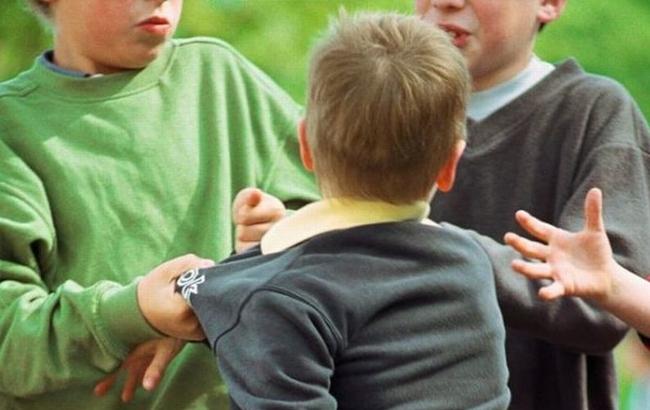 "Ногами в живот": в Житомирской области школьники жестоко избили восьмиклассника (фото)