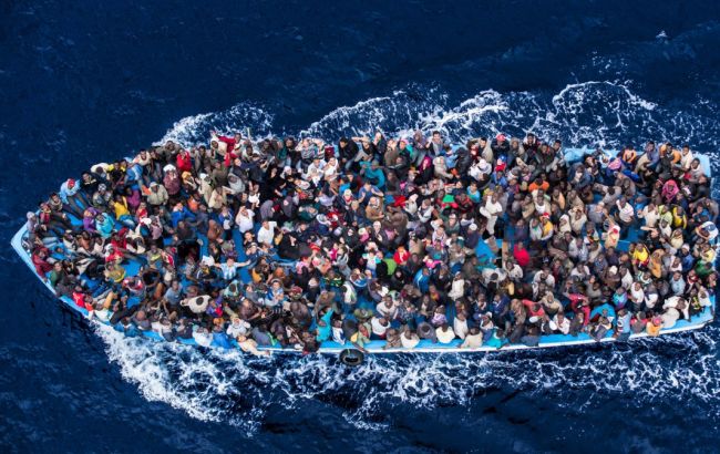 ЄС запускає військово-морську операцію проти нелегалів в Середземному морі