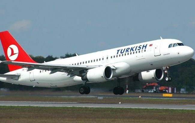 Літак Turkish Airlines сіл в Ірландії через записку про бомбу