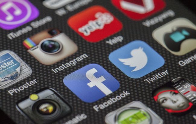 Facebook через суд могут заставить продать Instagram и WhatsApp