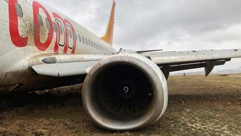 Число жертв крушения самолета в Турции возросло