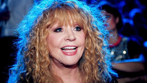 Пугачева в веснушках озадачила фанатов помолодевшим видом