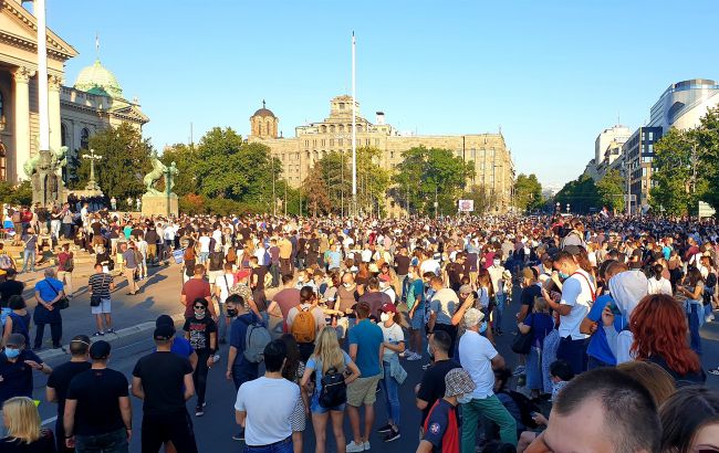 Росія намагається звинуватити Україну в причетності до протестів у Сербії, - МЗС