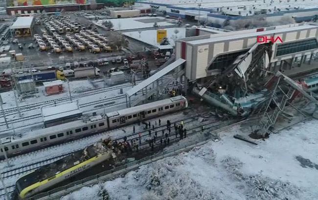 Кількість загиблих унаслідок зіткнення поїздів в Анкарі зросла