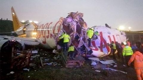 Авария самолета в Турции: число пострадавших снова возросло, есть погибший