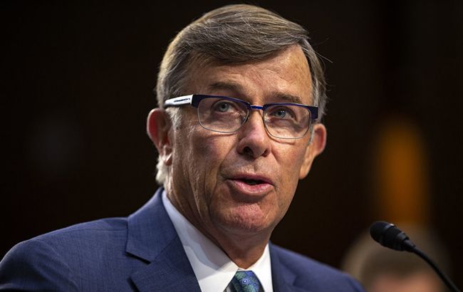 Глава разведки США выступил в защиту сотрудника в скандале с участием Трампа