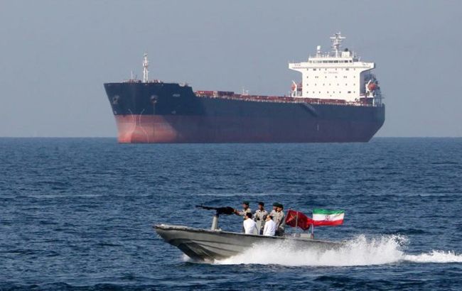 Іран затримав судно в Перській затоці за підозрою в контрабанді в ОАЕ