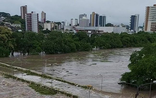 У Бразилії евакуювали 50 тисяч людей через повені