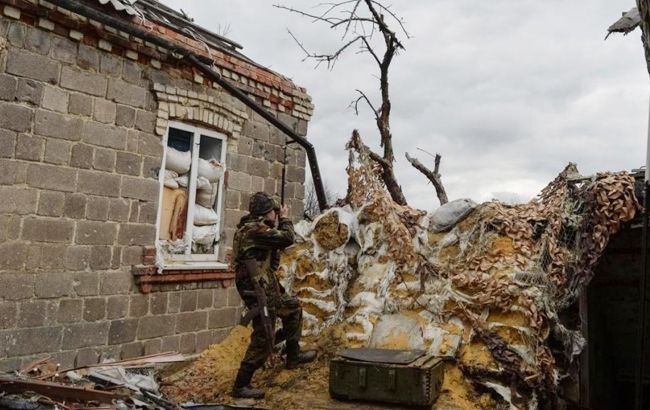 Боевики обстреляли школу в Золотом-5