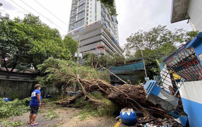 На Філіппіни обрушився тайфун "Молаве", є загиблі