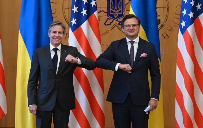 Блинкен обсудил с Кулебой помощь Украине в размере 33 млрд долларов