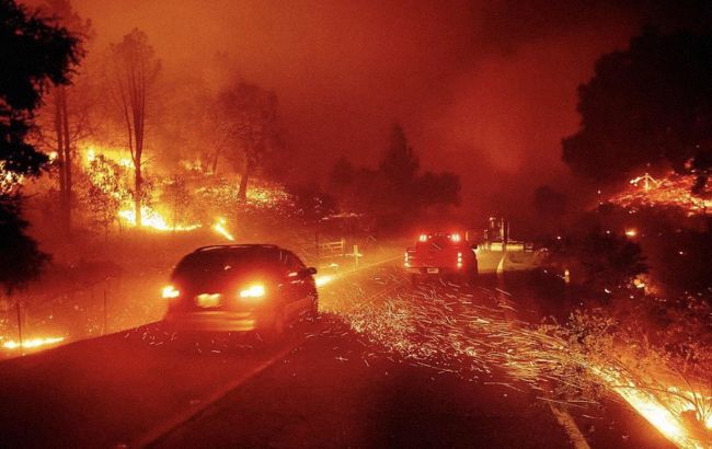 В Калифорнии из-за пожаров эвакуировали более 100 тысяч человек