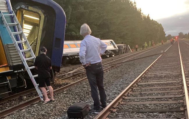 В Австралії пасажирський потяг зійшов з рейок, є загиблі