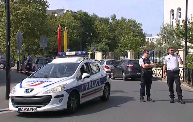 Нападение в пригороде Парижа: число погибших возросло до 2