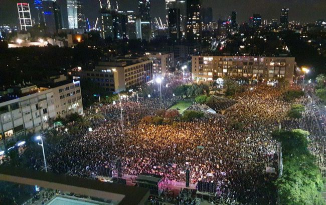 В Израиле акции за отставку Нетаньяху переросли в столкновения с полицией