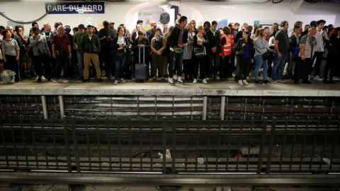 У Парижі страйкують проти пенсійної реформи Макрона